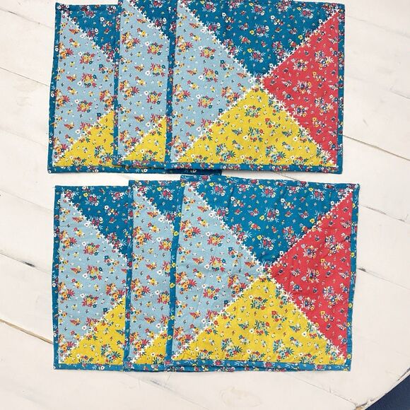 Pioneer Woman Multicolor Reversible Quilted Rose Ditsy Floral Placemats Set of 6 - Picture 3 of 8